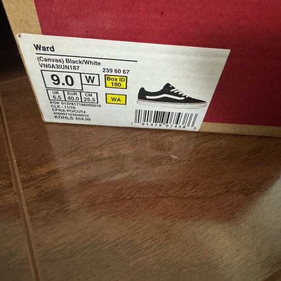 Vans Old Skool Shoe Black & White Size 9 with shoebox - Picture 7 of 8